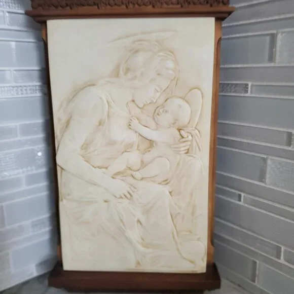 La Madonna and Child , Mary and Jesus Table or Wall Plaque - Picture 2 of 3